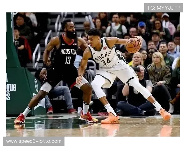 字母哥遭遇严密包夹 防守策略成比赛胜负关键 字母哥遭遇严密包夹 防守策略成比赛胜负关键